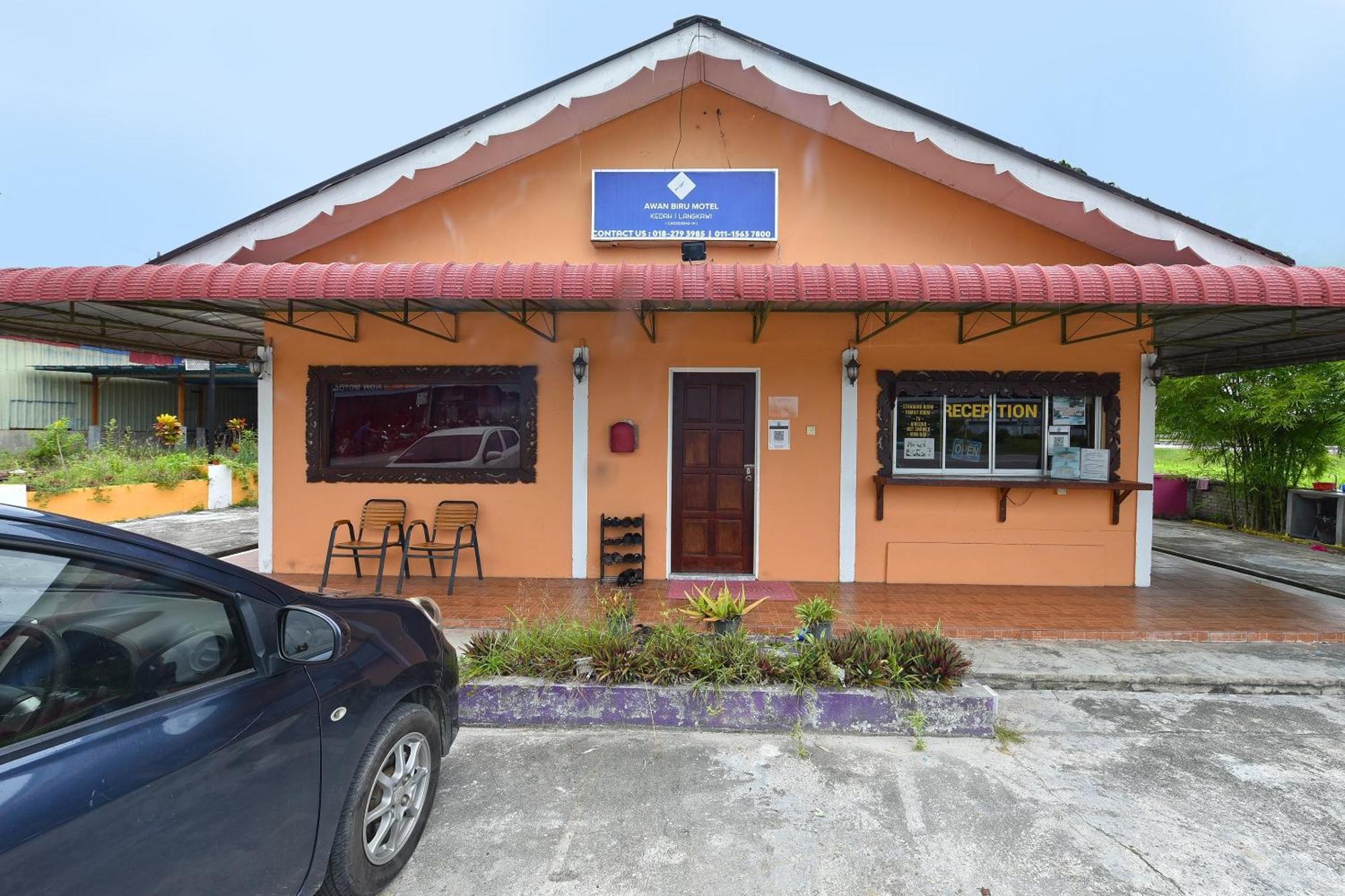 Oyo 90561 Awan Biru Motel Pantai Cenang  Eksteriør billede