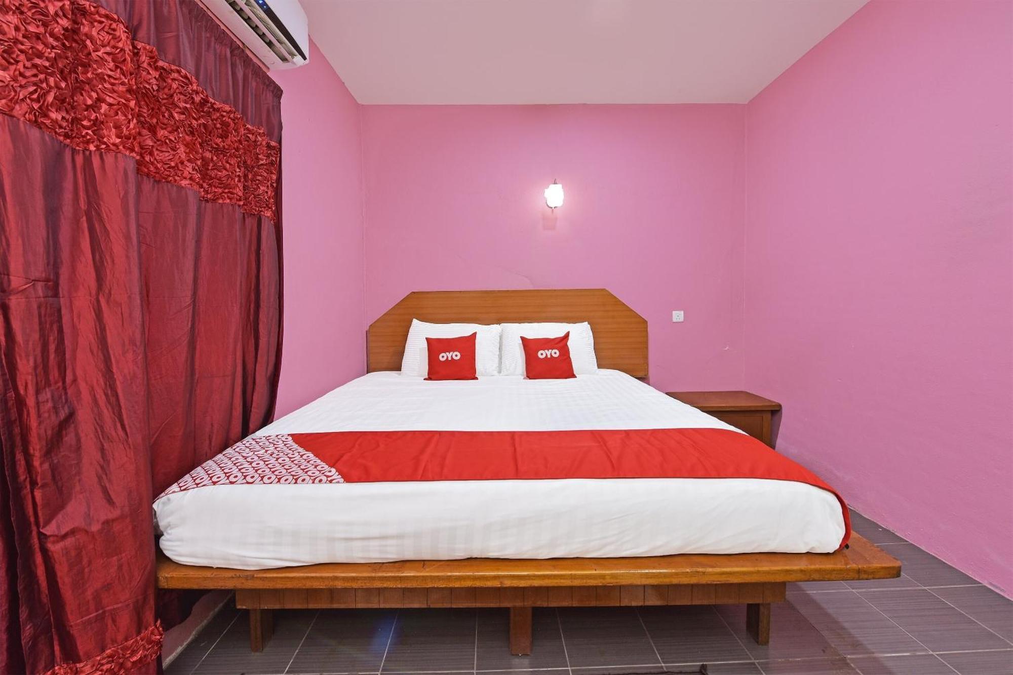 Oyo 90561 Awan Biru Motel Pantai Cenang  Eksteriør billede