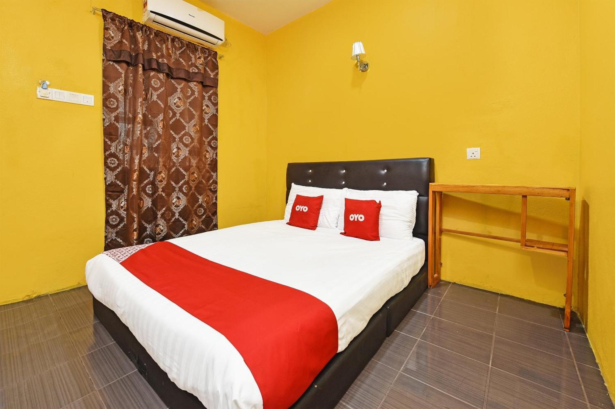 Oyo 90561 Awan Biru Motel Pantai Cenang  Eksteriør billede